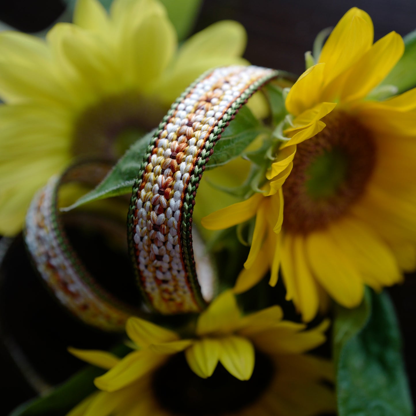 [Made-to-order] Sunny Sunflowers Camera Strap / Hand braiding Silk Kumihimo