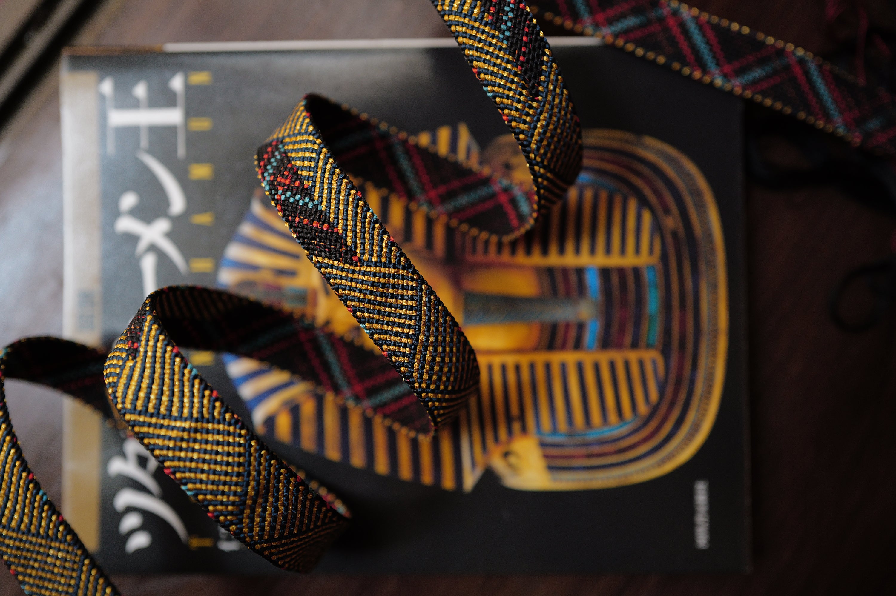 Made-to-order] King Tut Camera Strap / Hand braiding Silk