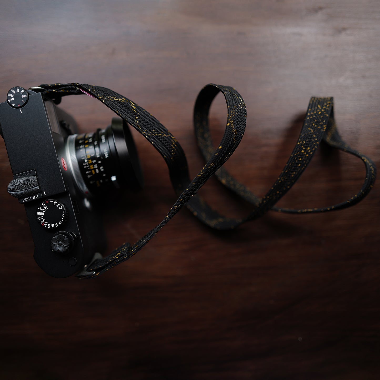 [Made-to-order]Brass-finished vintage-style black paint/ Katana Dragon Camera Strap / Hand braiding Silk Kumihimo