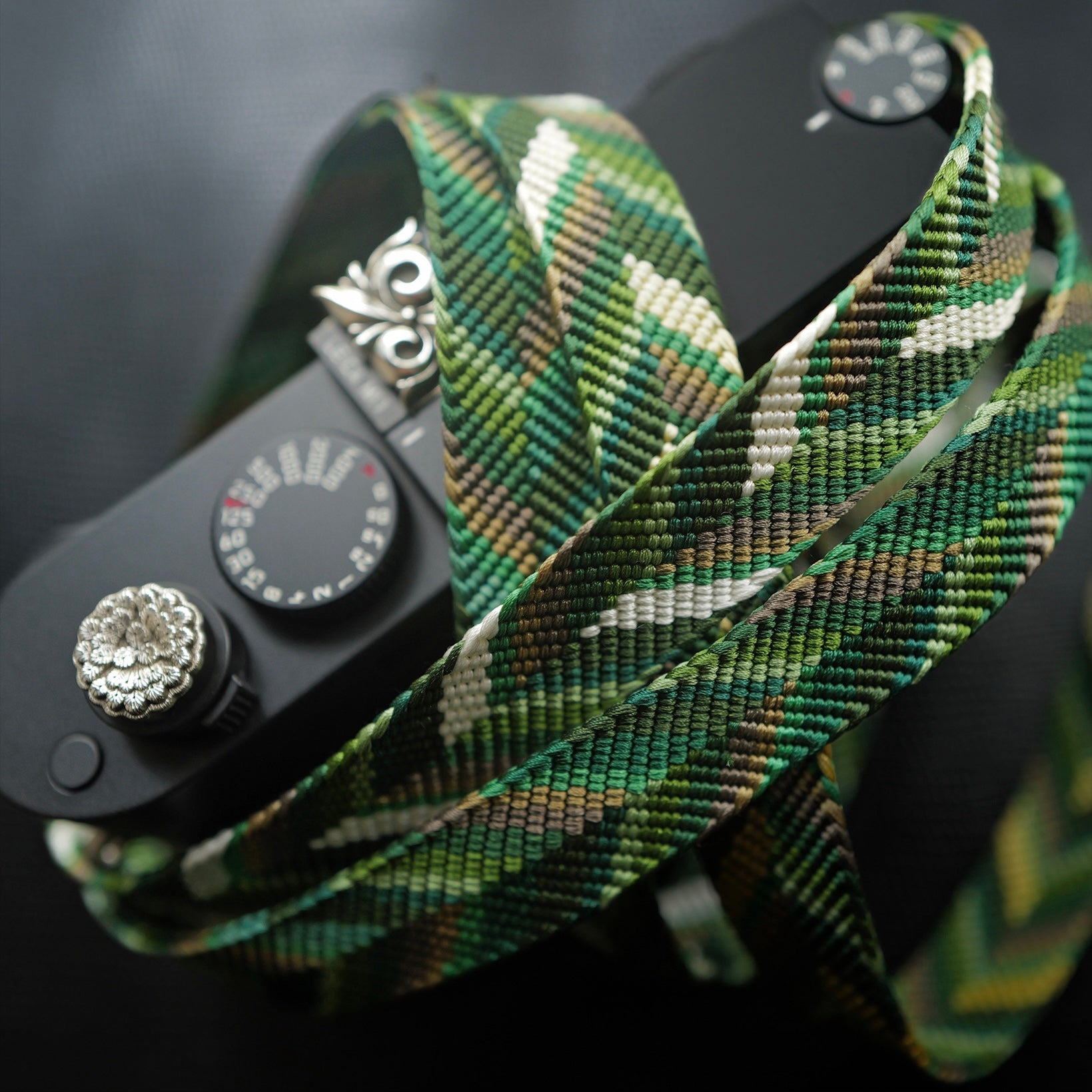 Limited to Three ] Bonsai Camera Strap / Hand braiding Silk