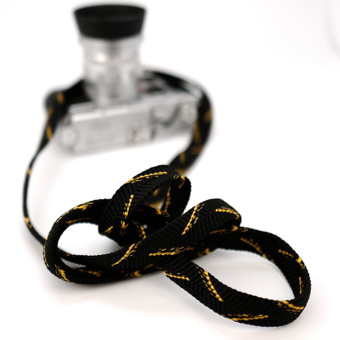[Ready-made] Camera Strap / Hand braiding Silk Kumihimo/ Brack and Gold / -140cm