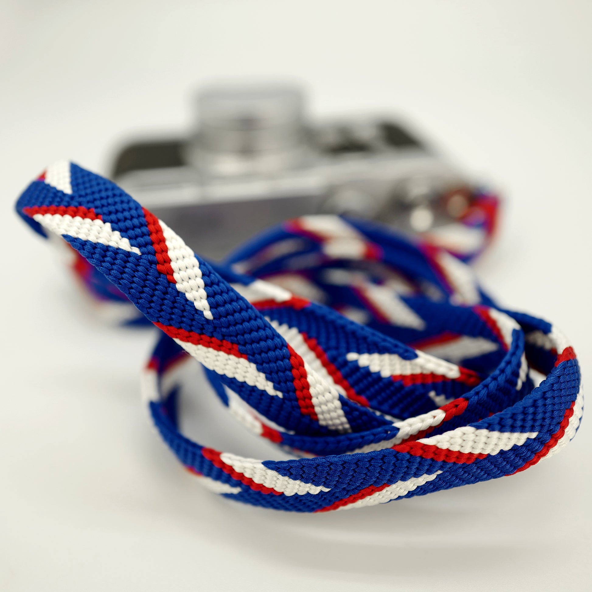Made-to-order]Tricolor Camera Strap / Hand braiding Silk Kumihimo/ Bl –  Ninja Geisha / Keiko Kumihimo - Hand braiding silk art