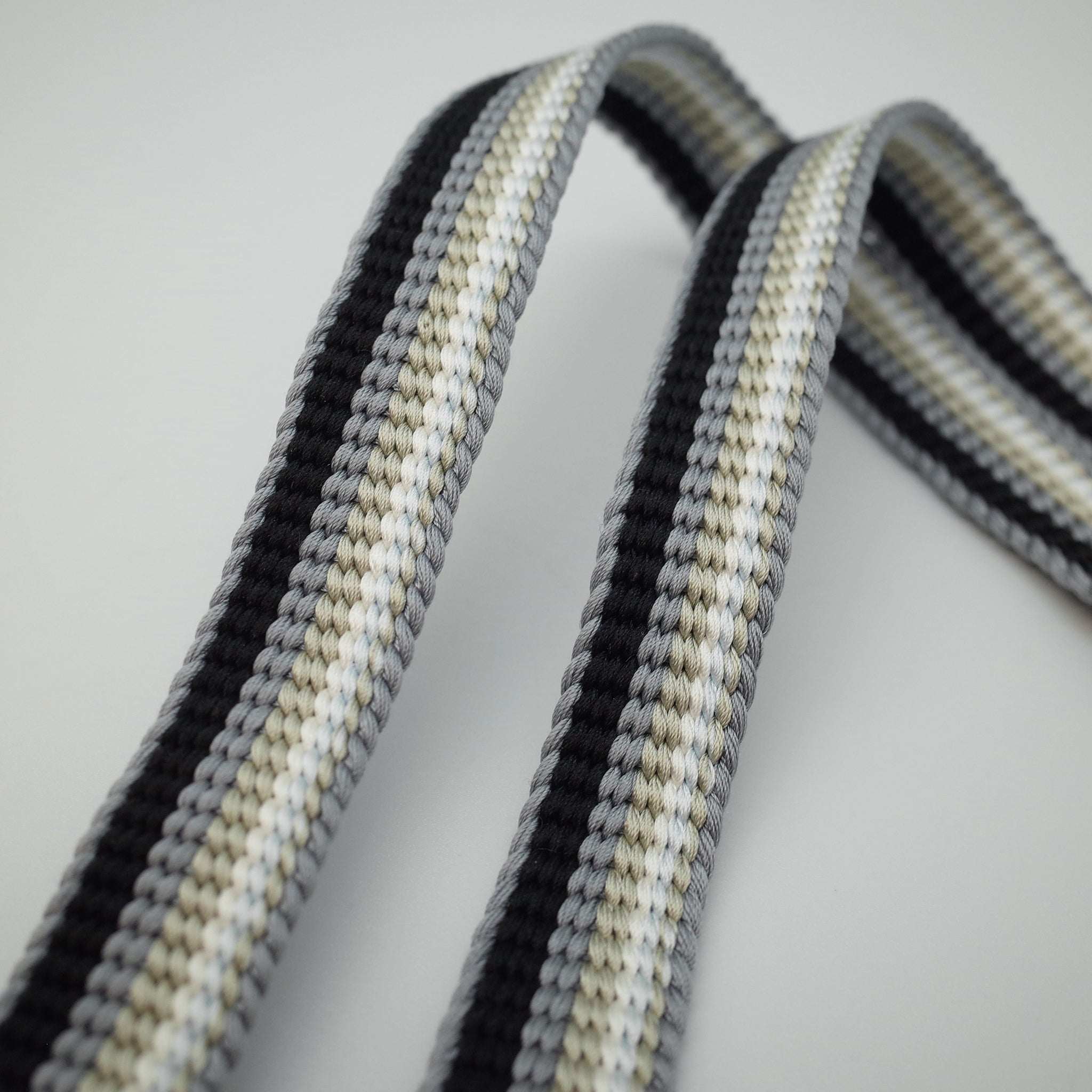 Made-to-order] Camera Strap / Hand braiding Silk Kumihimo