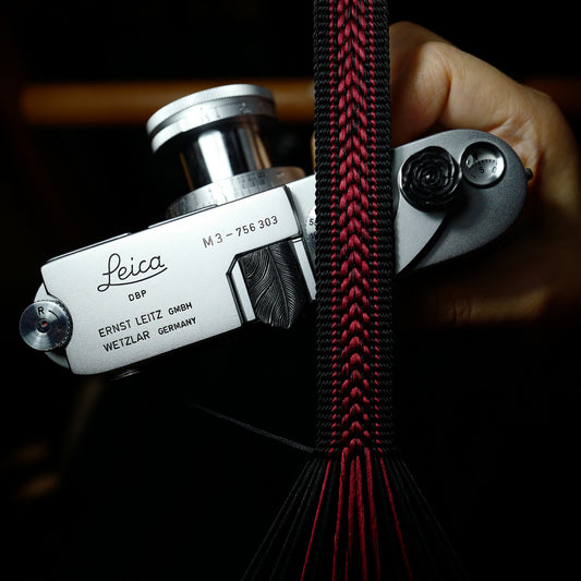 [Made-to-order] Mt. Red Fuji 赤富士 Camera Neck Strap / Hand braiding Silk Kumihimo / Red and Black