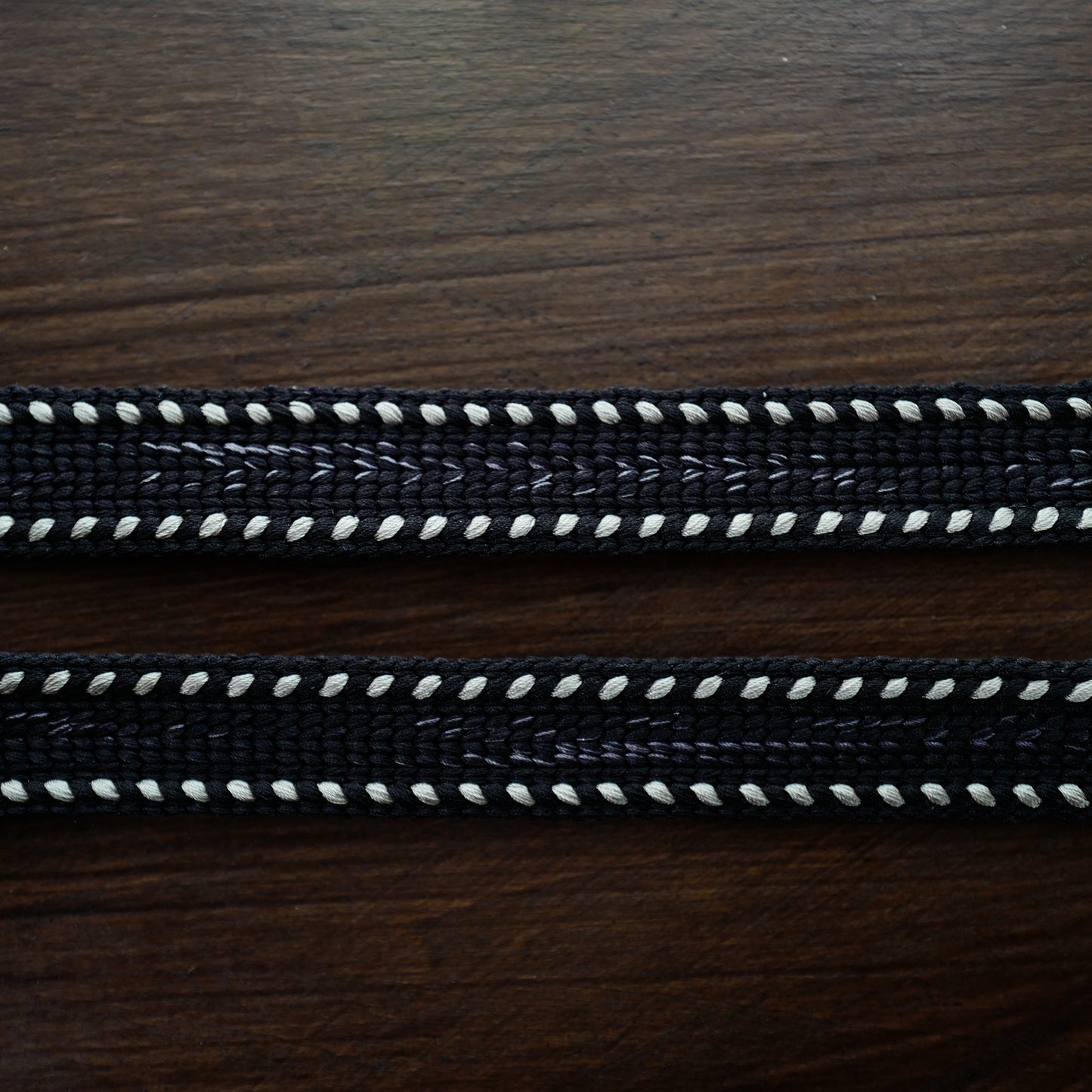 [Made-to-order] Monochrome Film Roll Camera Strap / Hand braiding Silk Kumihimo Black and Grey